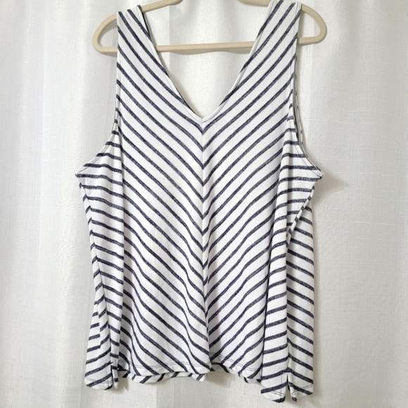 GAP Tops - NWT Gap Navy And White Striped Sleeveless Tank Top XXL